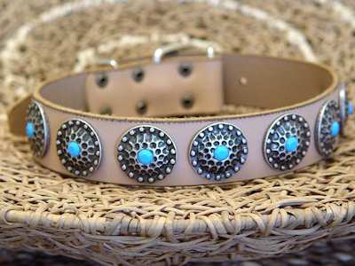 Gift leather dog collar